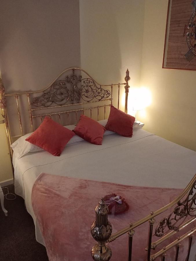 Tu Mansion Guest House Navalcarnero Bagian luar foto