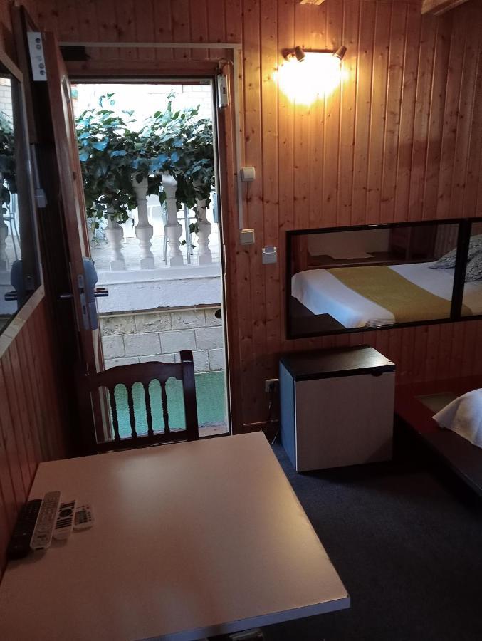 Tu Mansion Guest House Navalcarnero Bagian luar foto