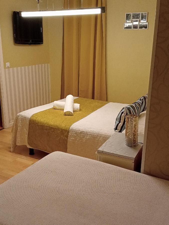 Tu Mansion Guest House Navalcarnero Bagian luar foto